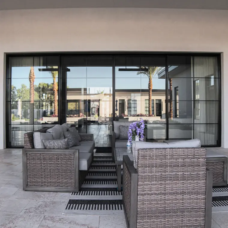 Sliding wall onto the patio